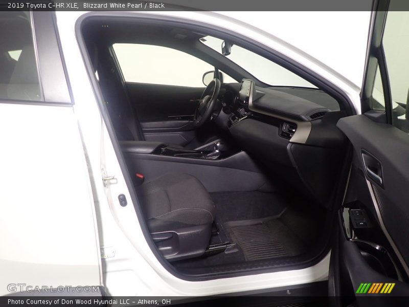 Blizzard White Pearl / Black 2019 Toyota C-HR XLE