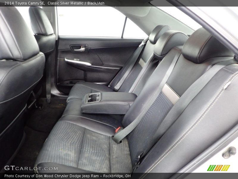 Classic Silver Metallic / Black/Ash 2014 Toyota Camry SE