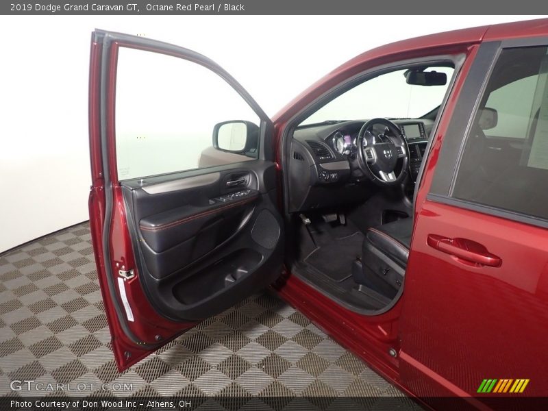 Octane Red Pearl / Black 2019 Dodge Grand Caravan GT