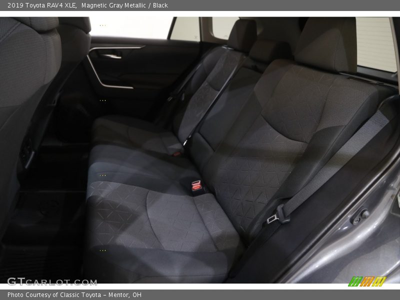 Magnetic Gray Metallic / Black 2019 Toyota RAV4 XLE