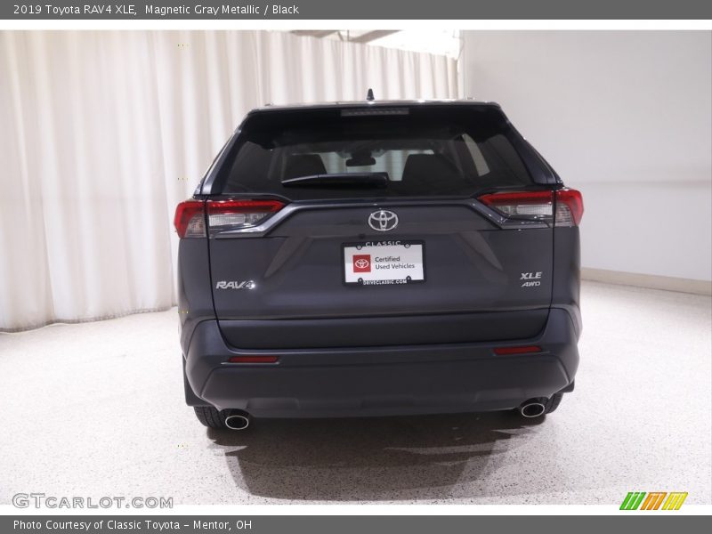 Magnetic Gray Metallic / Black 2019 Toyota RAV4 XLE