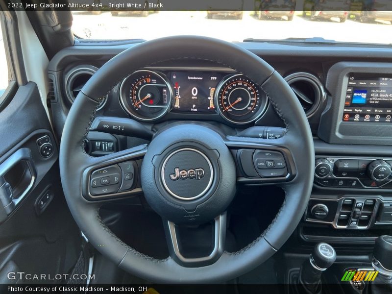 Bright White / Black 2022 Jeep Gladiator Altitude 4x4