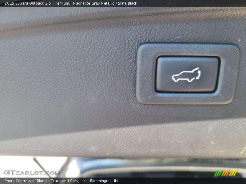 Magnetite Gray Metallic / Slate Black 2019 Subaru Outback 2.5i Premium