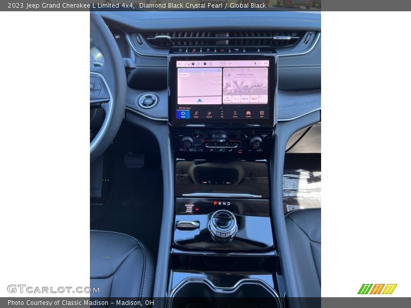 Controls of 2023 Grand Cherokee L Limited 4x4
