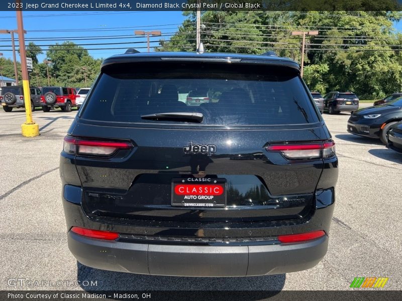 Diamond Black Crystal Pearl / Global Black 2023 Jeep Grand Cherokee L Limited 4x4