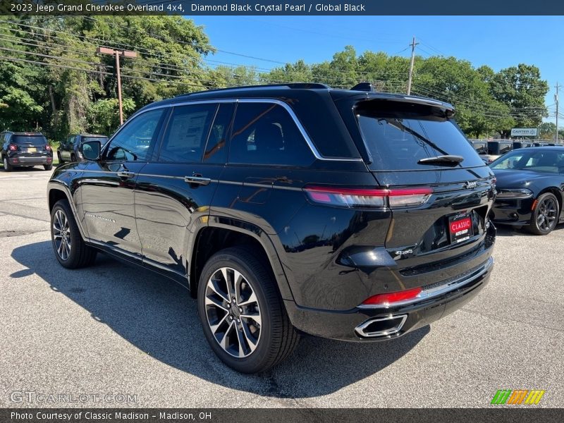 Diamond Black Crystal Pearl / Global Black 2023 Jeep Grand Cherokee Overland 4x4
