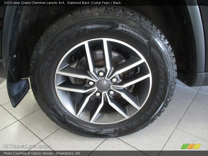 Diamond Black Crystal Pearl / Black 2020 Jeep Grand Cherokee Laredo 4x4