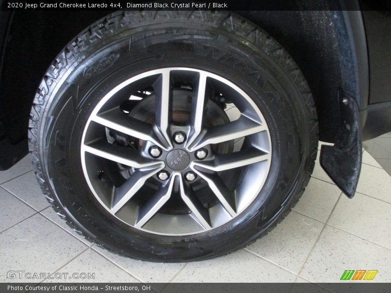 Diamond Black Crystal Pearl / Black 2020 Jeep Grand Cherokee Laredo 4x4