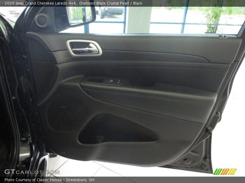 Diamond Black Crystal Pearl / Black 2020 Jeep Grand Cherokee Laredo 4x4