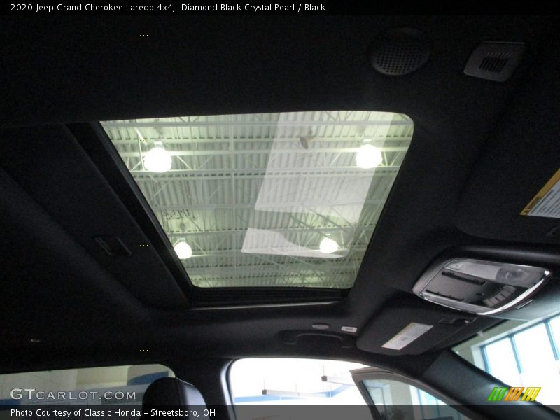 Diamond Black Crystal Pearl / Black 2020 Jeep Grand Cherokee Laredo 4x4