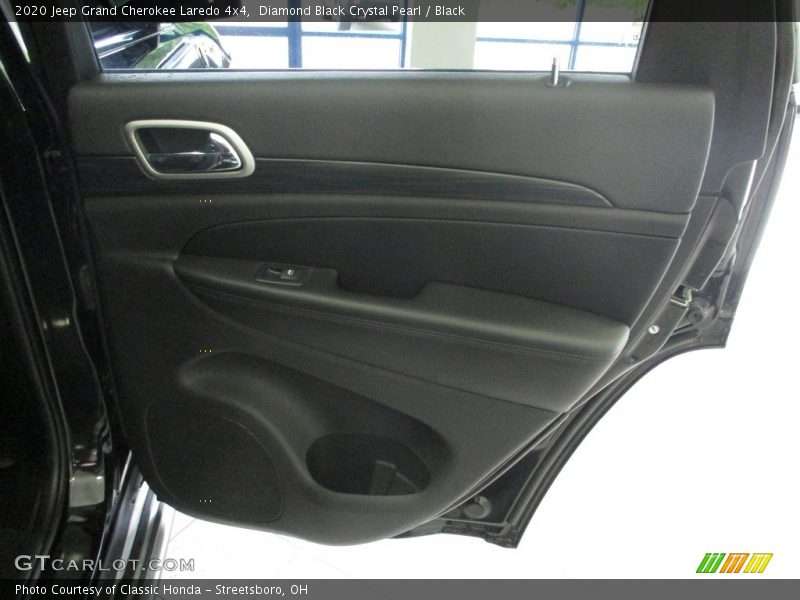 Diamond Black Crystal Pearl / Black 2020 Jeep Grand Cherokee Laredo 4x4