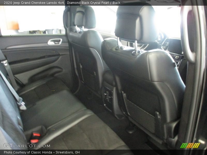 Diamond Black Crystal Pearl / Black 2020 Jeep Grand Cherokee Laredo 4x4