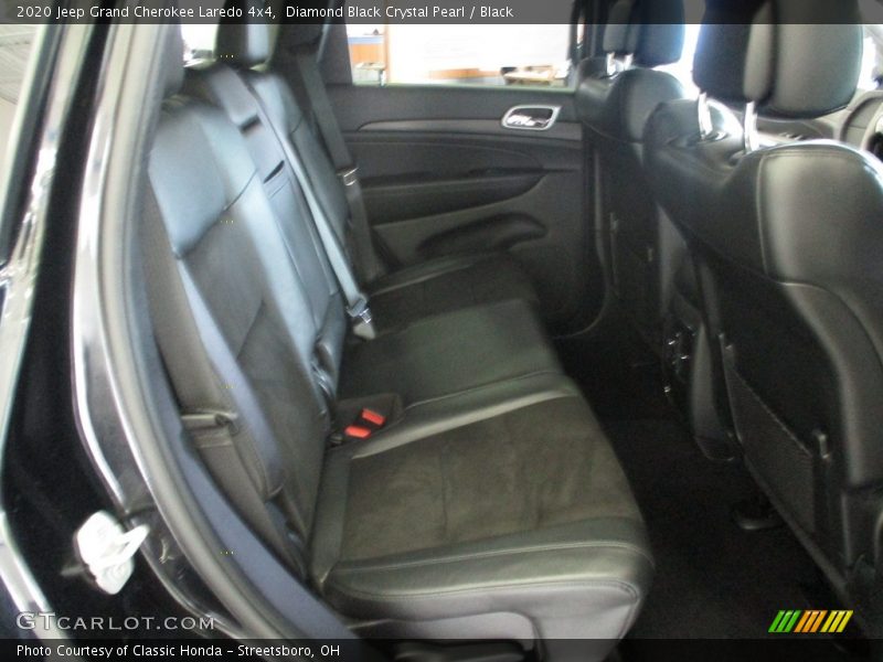 Diamond Black Crystal Pearl / Black 2020 Jeep Grand Cherokee Laredo 4x4