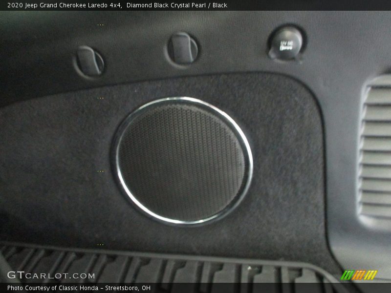 Diamond Black Crystal Pearl / Black 2020 Jeep Grand Cherokee Laredo 4x4