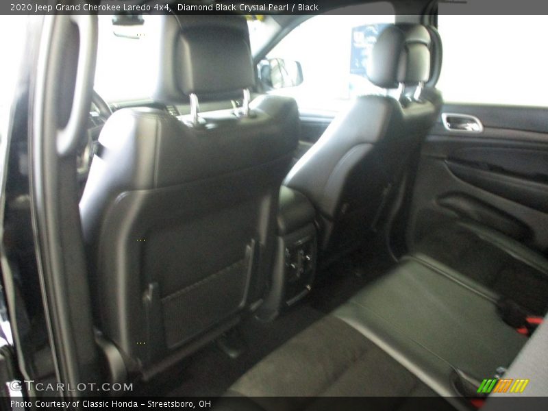 Diamond Black Crystal Pearl / Black 2020 Jeep Grand Cherokee Laredo 4x4