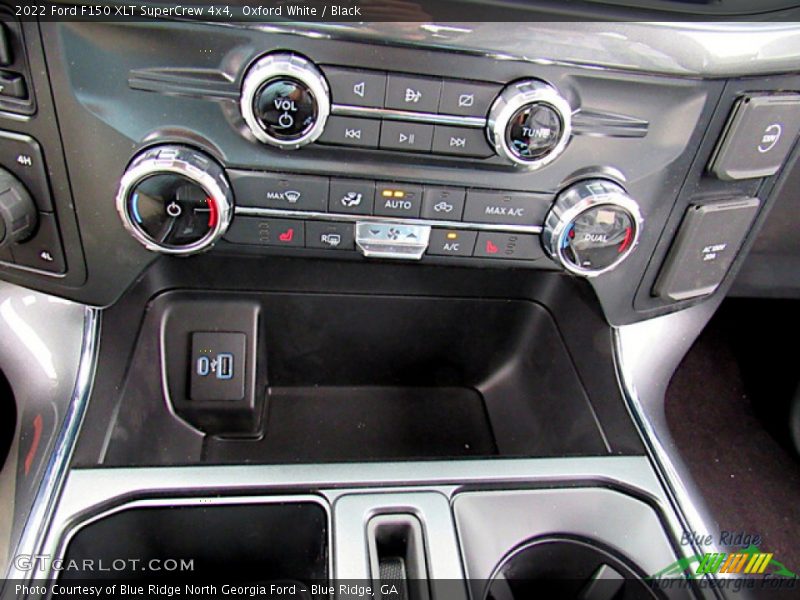 Oxford White / Black 2022 Ford F150 XLT SuperCrew 4x4
