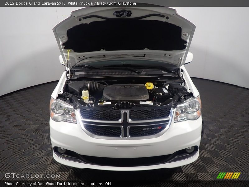 White Knuckle / Black/Light Graystone 2019 Dodge Grand Caravan SXT