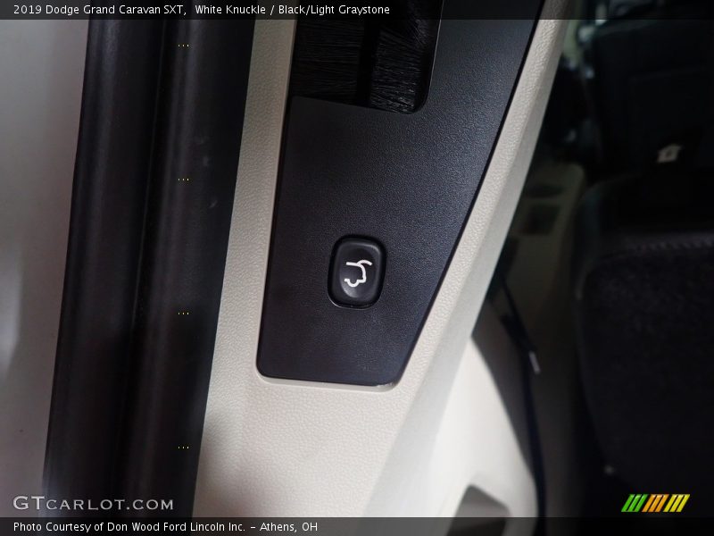 White Knuckle / Black/Light Graystone 2019 Dodge Grand Caravan SXT