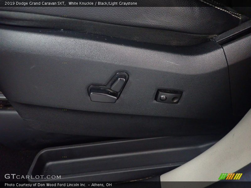 White Knuckle / Black/Light Graystone 2019 Dodge Grand Caravan SXT