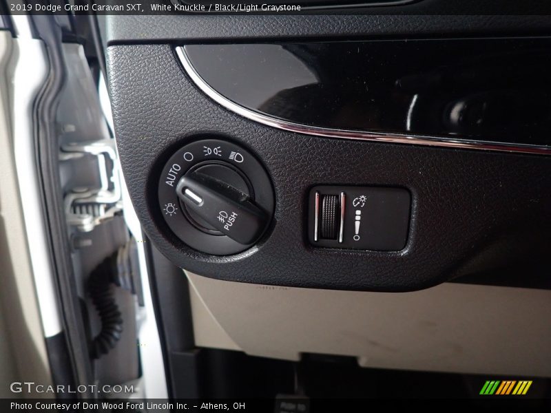 White Knuckle / Black/Light Graystone 2019 Dodge Grand Caravan SXT
