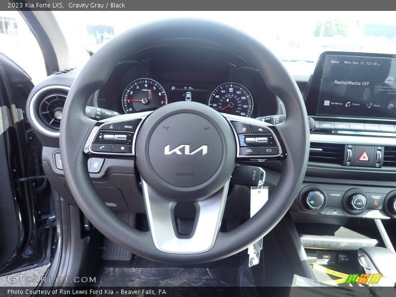 Gravity Gray / Black 2023 Kia Forte LXS