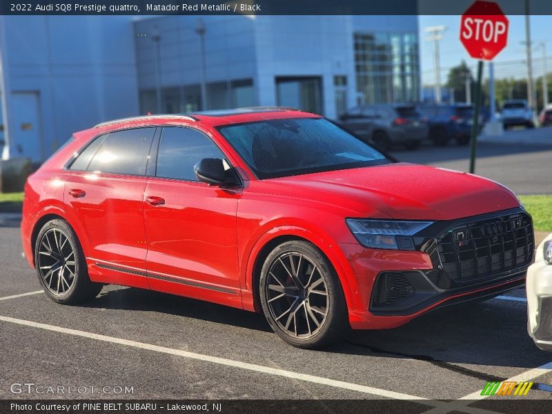 Front 3/4 View of 2022 SQ8 Prestige quattro