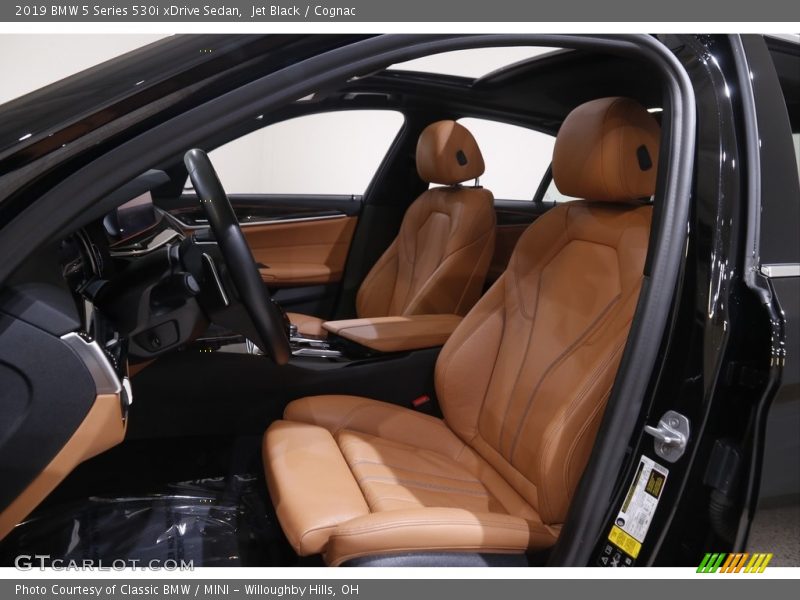 Jet Black / Cognac 2019 BMW 5 Series 530i xDrive Sedan