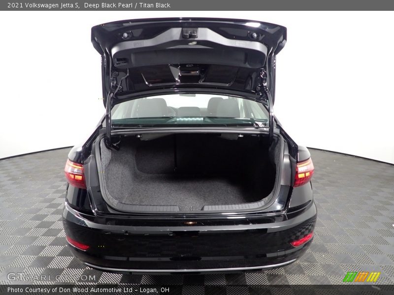 Deep Black Pearl / Titan Black 2021 Volkswagen Jetta S