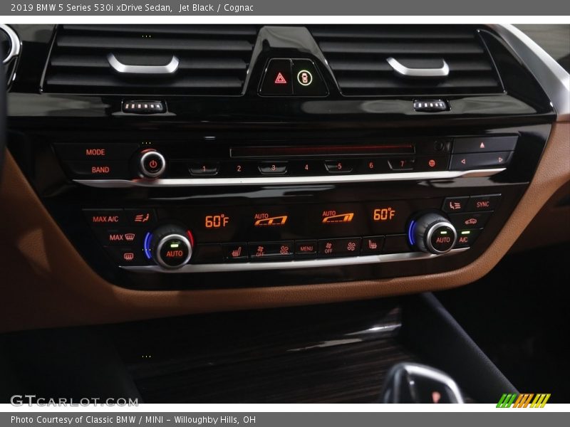 Jet Black / Cognac 2019 BMW 5 Series 530i xDrive Sedan