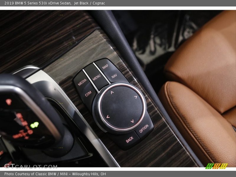 Jet Black / Cognac 2019 BMW 5 Series 530i xDrive Sedan