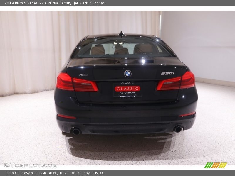 Jet Black / Cognac 2019 BMW 5 Series 530i xDrive Sedan