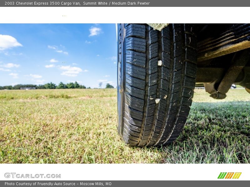 Summit White / Medium Dark Pewter 2003 Chevrolet Express 3500 Cargo Van