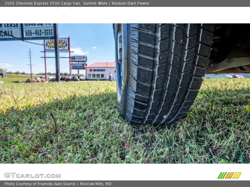Summit White / Medium Dark Pewter 2003 Chevrolet Express 3500 Cargo Van