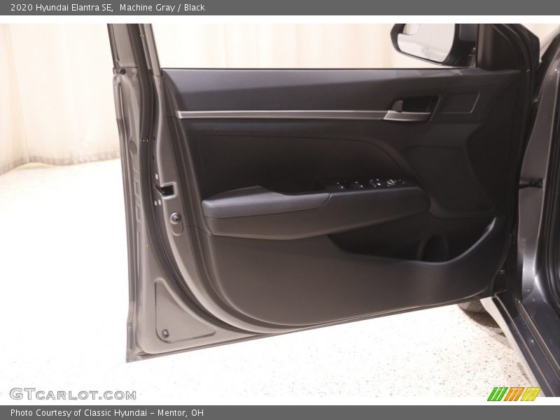 Machine Gray / Black 2020 Hyundai Elantra SE