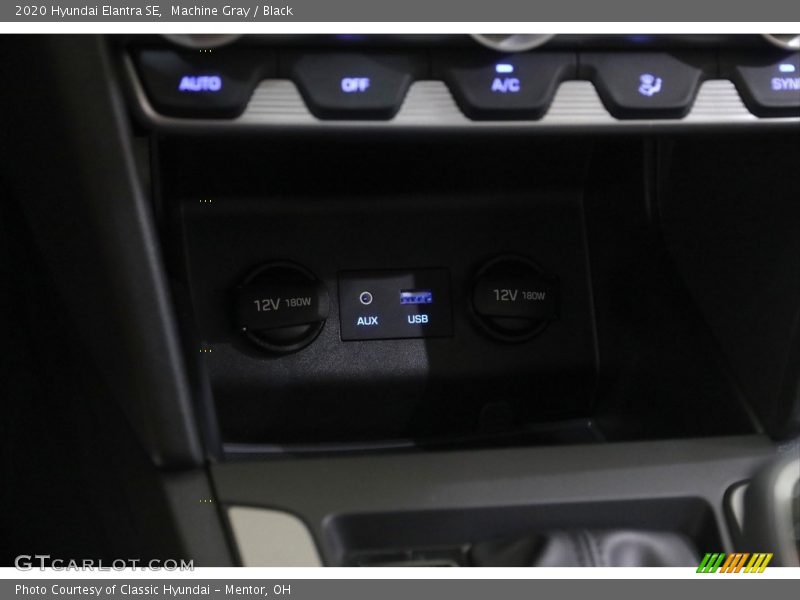 Machine Gray / Black 2020 Hyundai Elantra SE