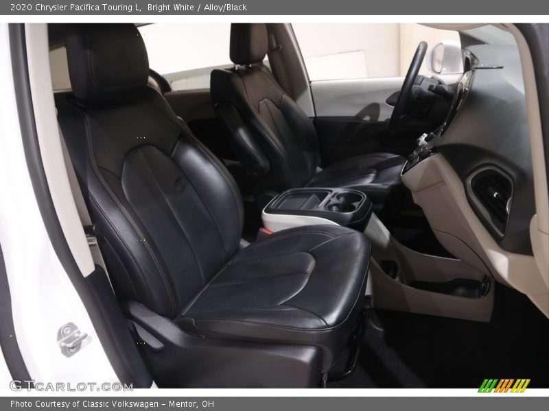 Bright White / Alloy/Black 2020 Chrysler Pacifica Touring L