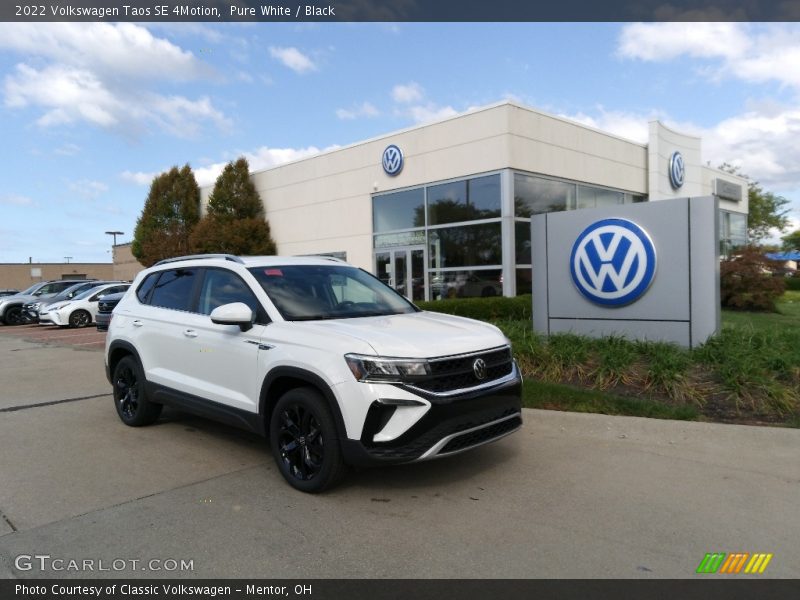 Front 3/4 View of 2022 Taos SE 4Motion