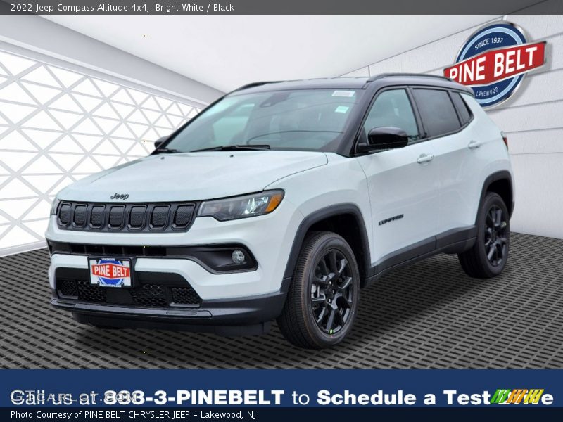 Bright White / Black 2022 Jeep Compass Altitude 4x4