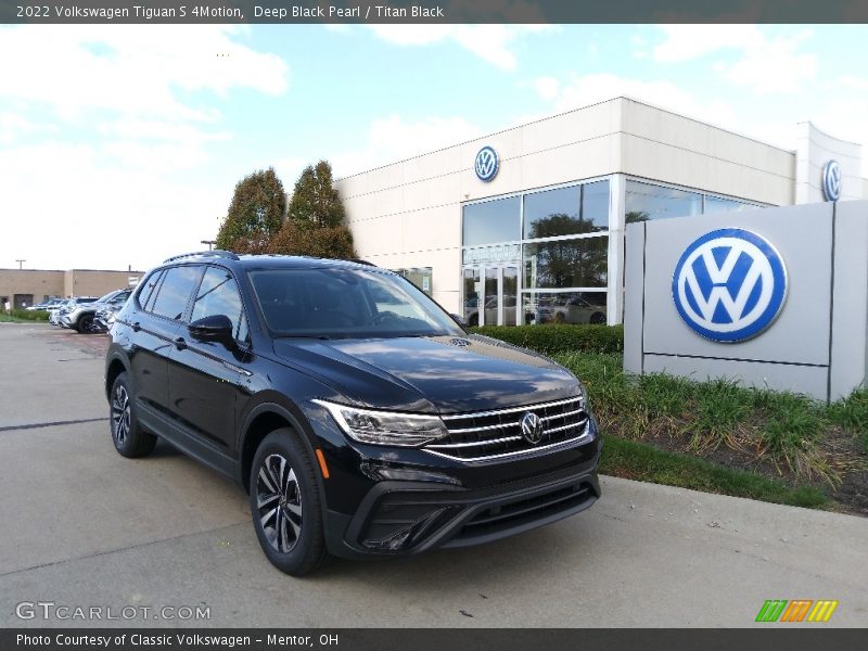 Front 3/4 View of 2022 Tiguan S 4Motion