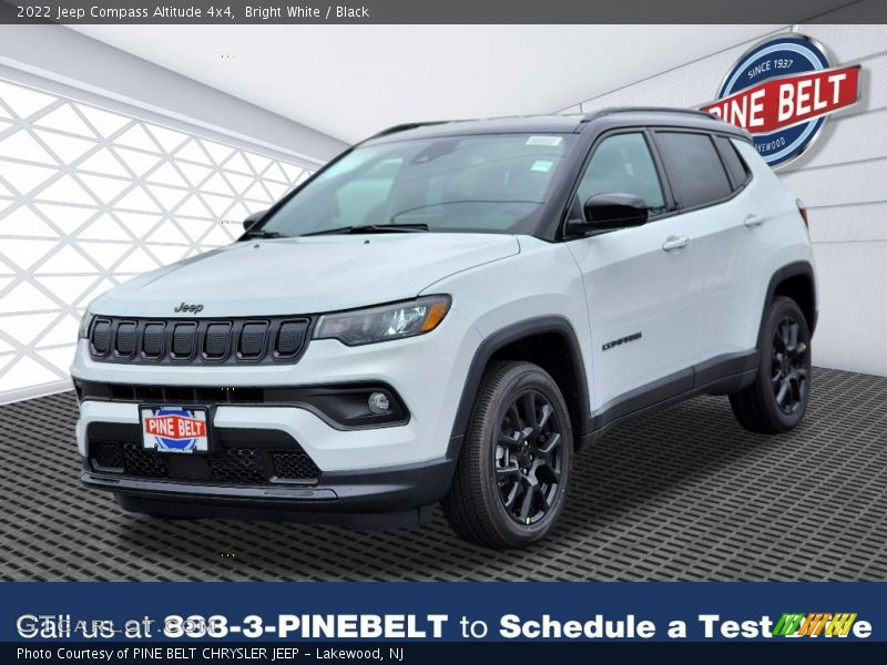 Bright White / Black 2022 Jeep Compass Altitude 4x4