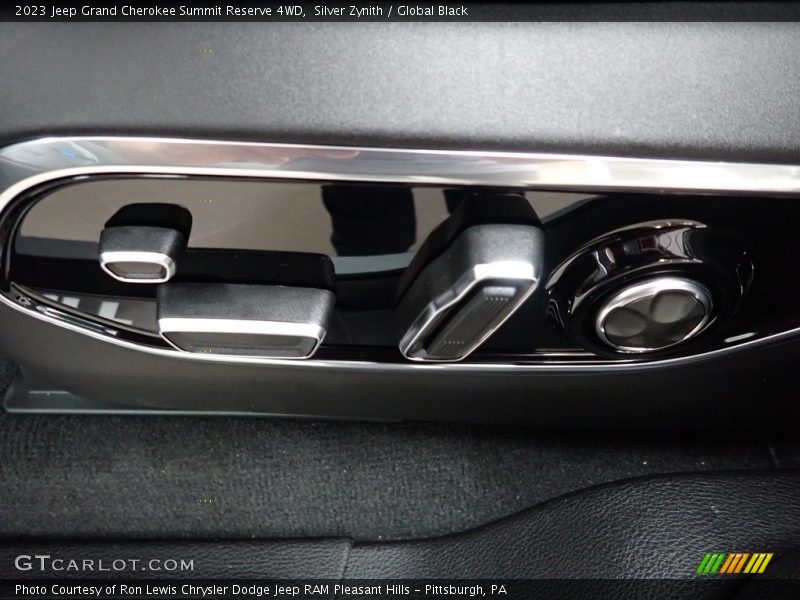 Silver Zynith / Global Black 2023 Jeep Grand Cherokee Summit Reserve 4WD