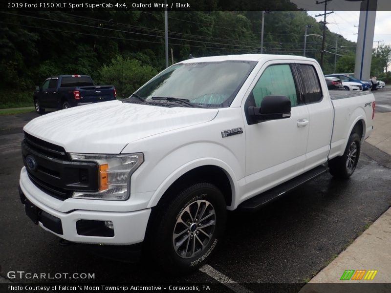 Front 3/4 View of 2019 F150 XLT Sport SuperCab 4x4