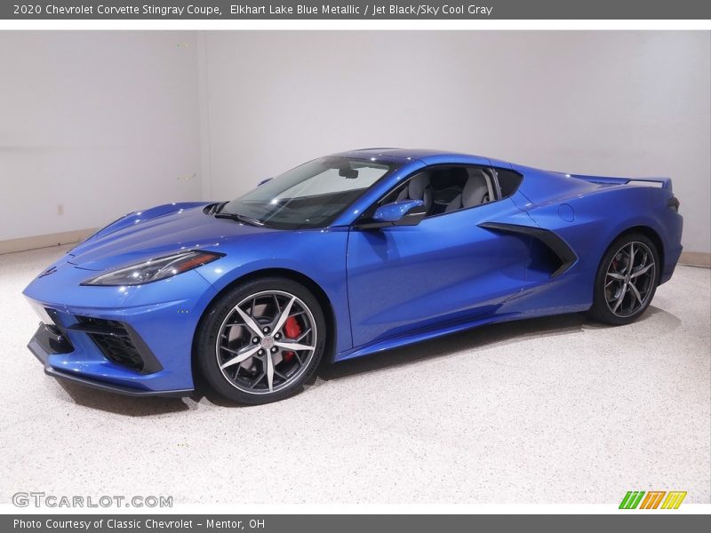 Front 3/4 View of 2020 Corvette Stingray Coupe