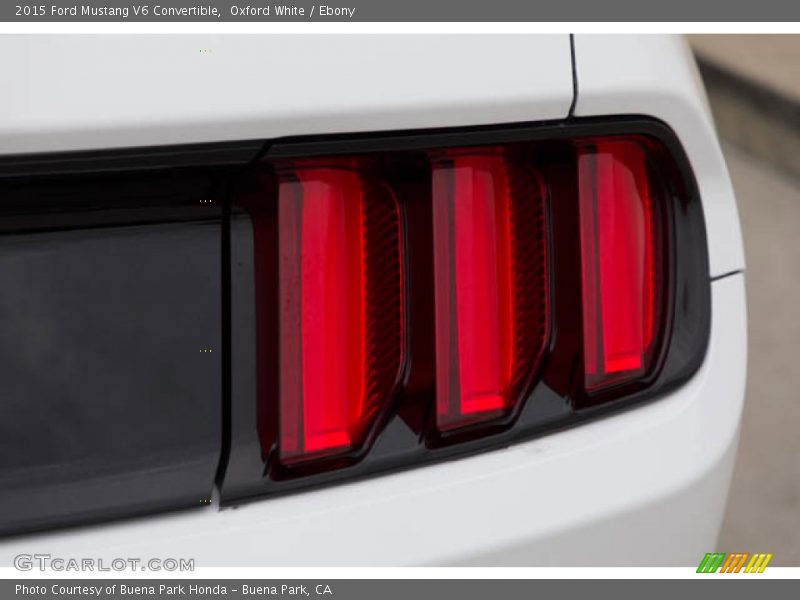 Oxford White / Ebony 2015 Ford Mustang V6 Convertible