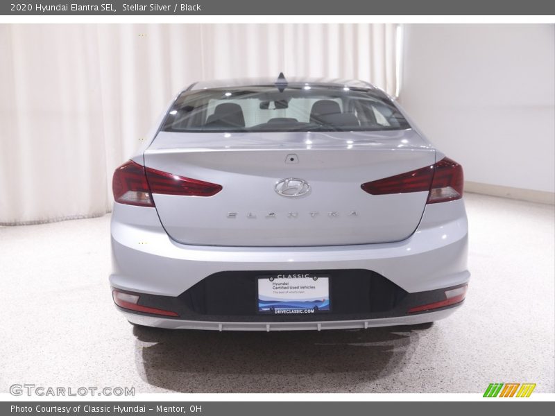 Stellar Silver / Black 2020 Hyundai Elantra SEL