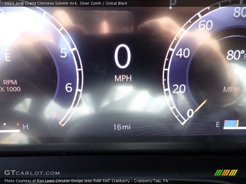 Silver Zynith / Global Black 2023 Jeep Grand Cherokee Summit 4x4