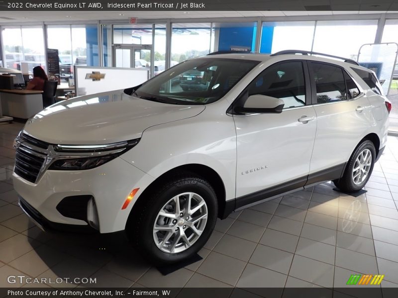 Iridescent Pearl Tricoat / Jet Black 2022 Chevrolet Equinox LT AWD