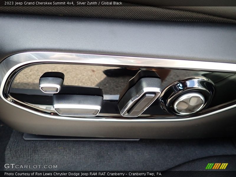 Silver Zynith / Global Black 2023 Jeep Grand Cherokee Summit 4x4