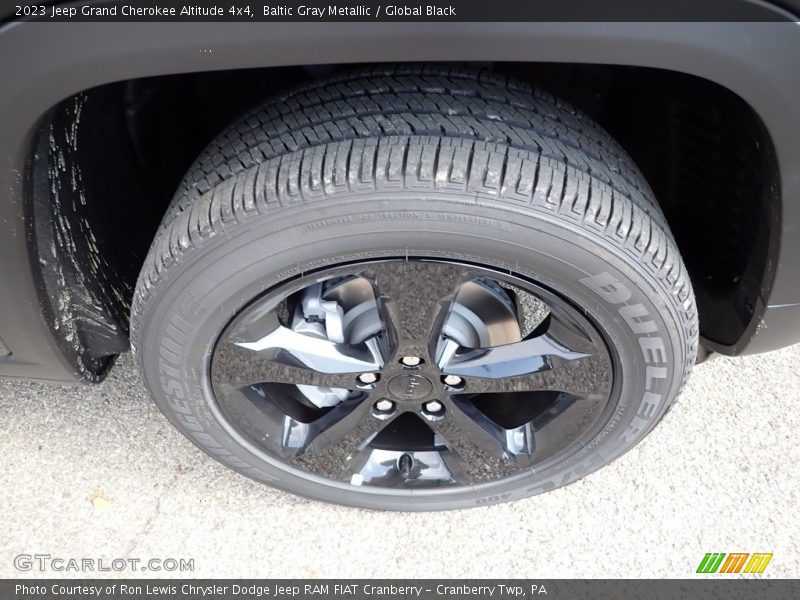  2023 Grand Cherokee Altitude 4x4 Wheel