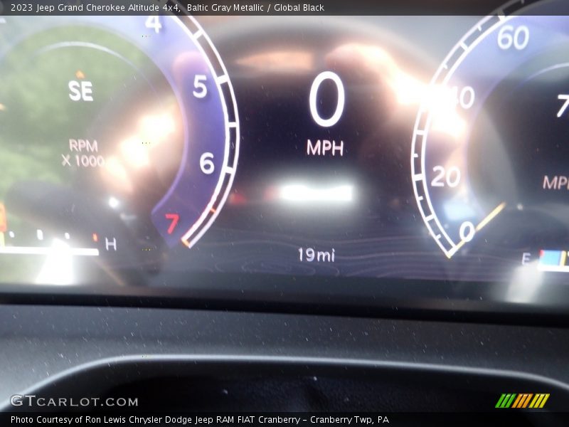 Baltic Gray Metallic / Global Black 2023 Jeep Grand Cherokee Altitude 4x4